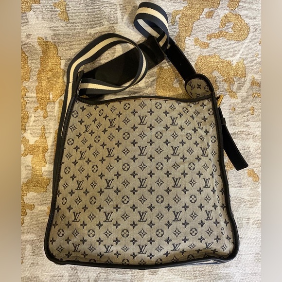 Louis Vuitton Min Lin Mary Kate Crossbody Bag - Picture 2 of 7